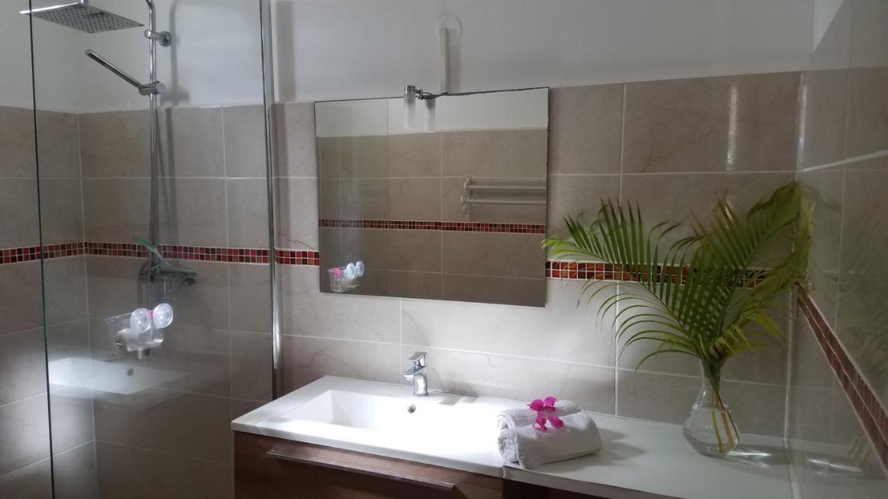 Appartement Rez-De-Chaussee De Villa A 1 Minute De La Plage Saint-Francois  Eksteriør billede