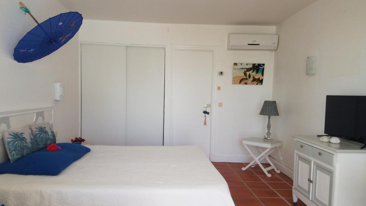 Appartement Rez-De-Chaussee De Villa A 1 Minute De La Plage Saint-Francois  Eksteriør billede